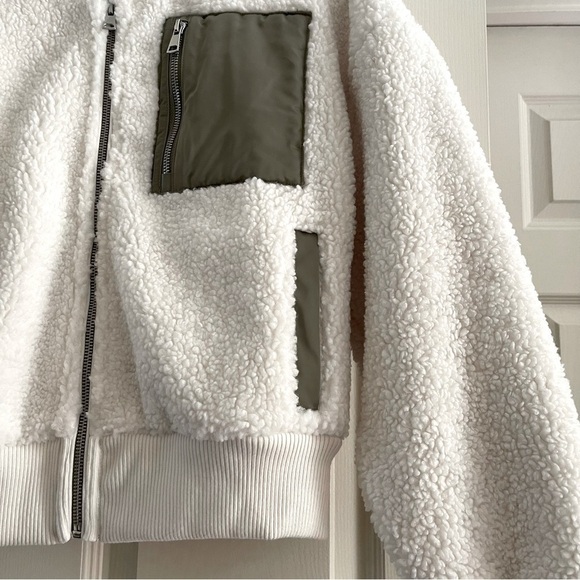Abercrombie & Fitch Fleece Sherpa Bomber Jacket Women M Crop Full Zip White - Picture 7 of 15